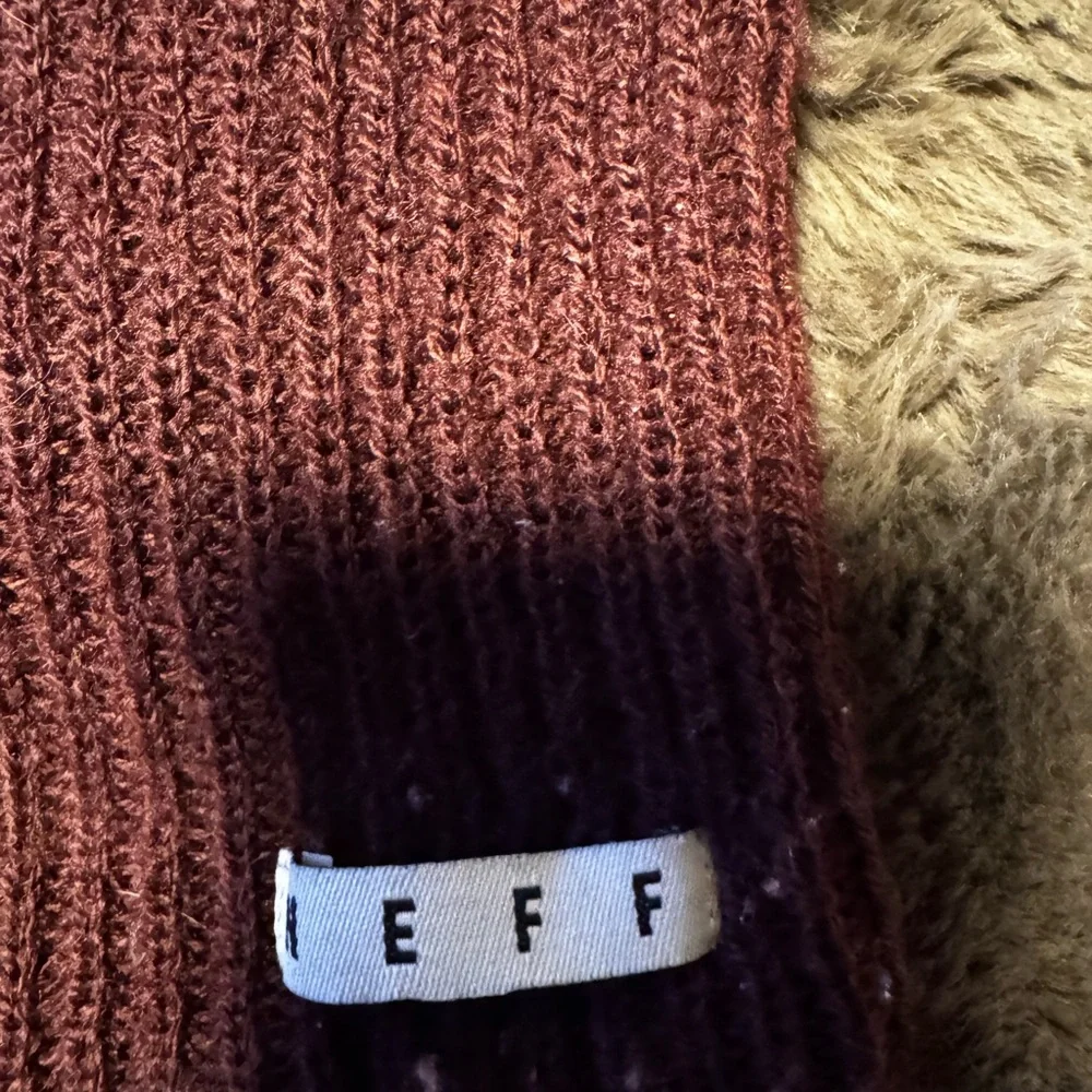 Neff Maroon Ribbed Beanie - Picture 2 of 3